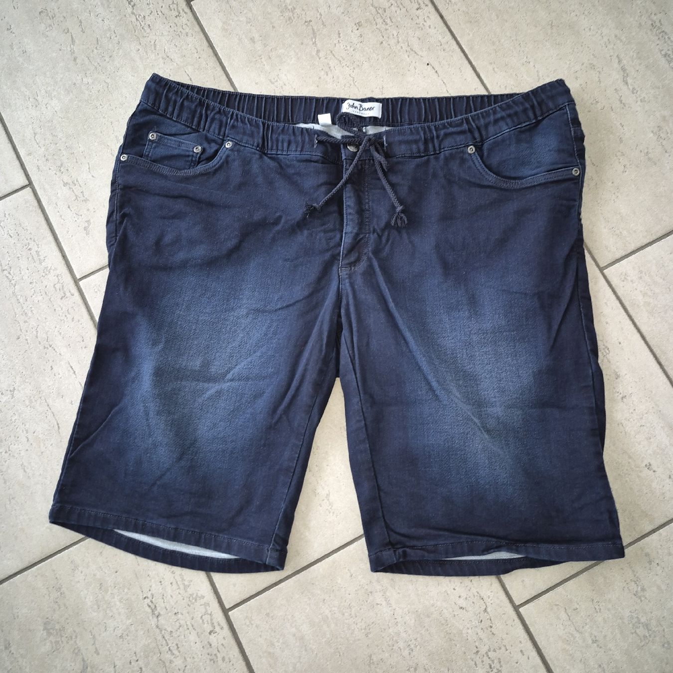 John Baner Jeans: kurze Jeanshose Gr.64 – Nuovo (secondo la descrizione) da Subingen venduto da Futaba