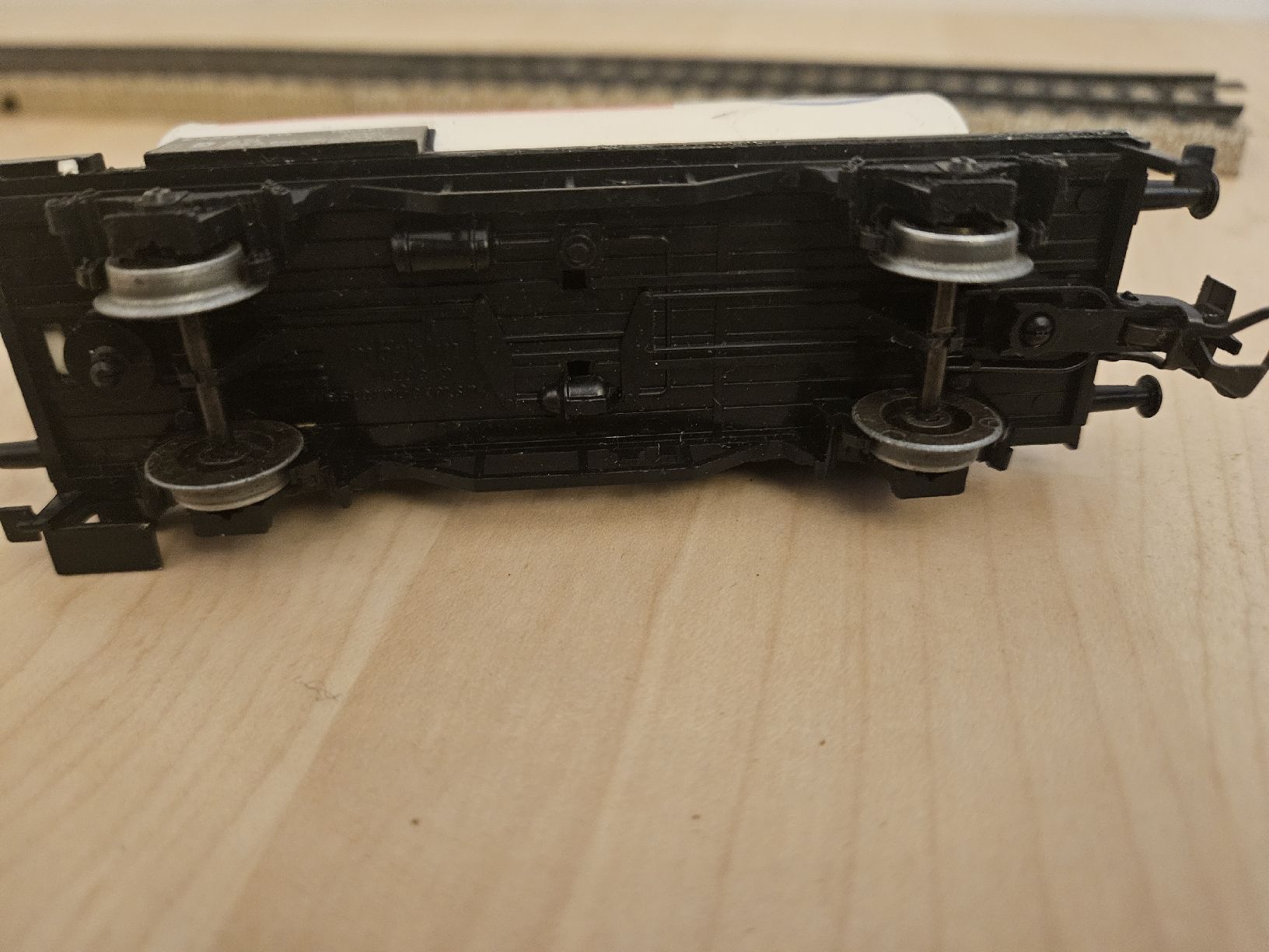 Rivarossi Modelleisenbahnen: ESSO Kesselwagen von Marklin – Gebraucht aus Jonen von Airspeed 1