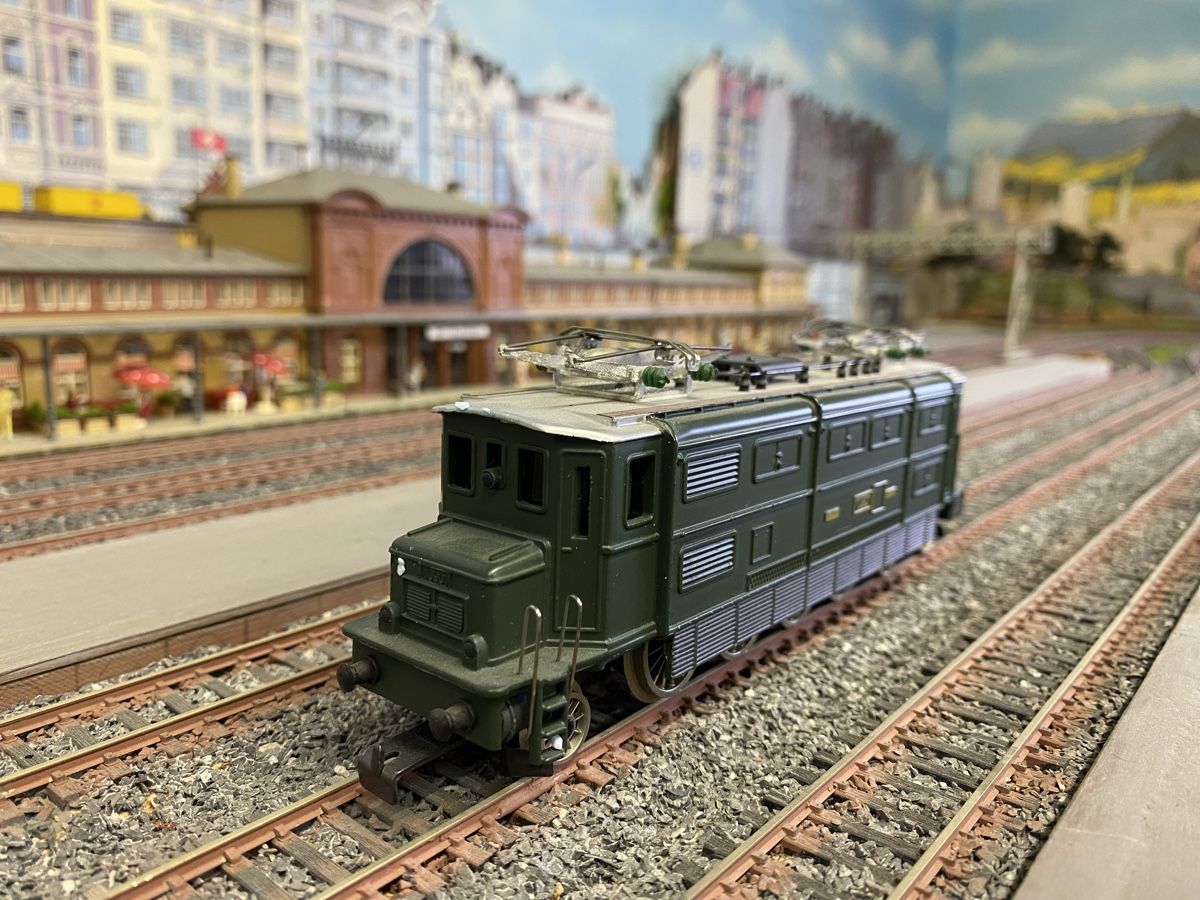 Hag Modellini di ferrovie: HAG 141 Ae 4/7 SBB H0 – Usato da Glattpark (Opfikon) venduto da anywaya23 4