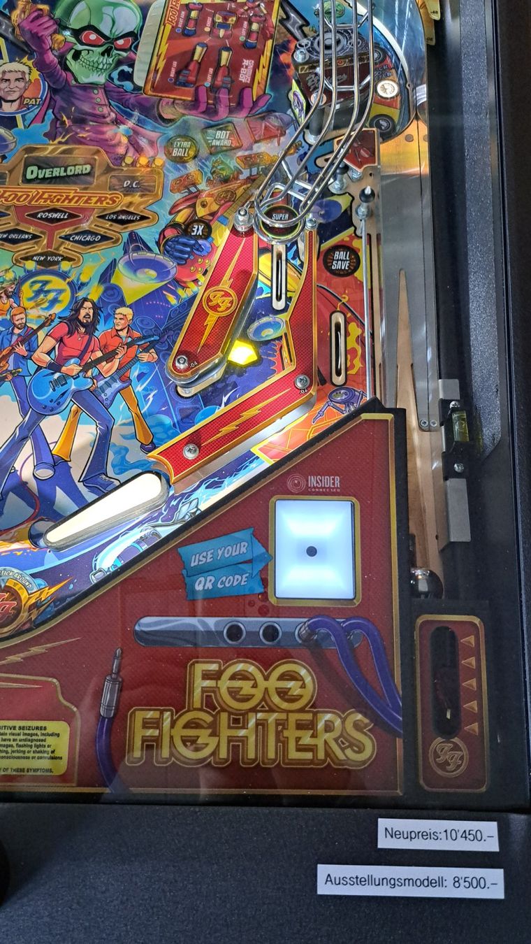 Stern Pinball Flipperkästen: Flipperkasten Foo Fighters Premium – Gebraucht aus Wil von meinflipper 3