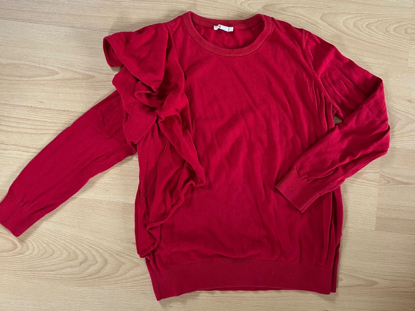 Esprit Maglioni & Felpe: Esprit Pullover mit Rüsche, rot, Grösse XL, neuwertig – Usato da Mumpf venduto da Roxy_Piercing