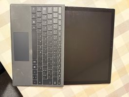 Surface Pro 6 i5 / 8GB / 128GB + Type Cover + Ladegerät