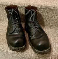 Nagelschuhe / Militärschuhe der Schweizer Armee, antik