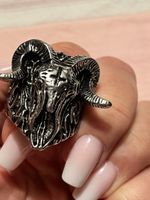 Cooler Herren Ring mit Widderkopf Motiv, Grösse 68!