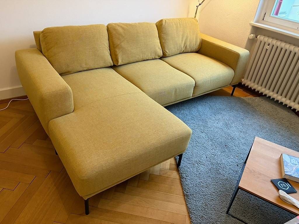 Livique Sofas: Ecksofa in Senfgelb – D'occasion à Zürich par sulzberg 1