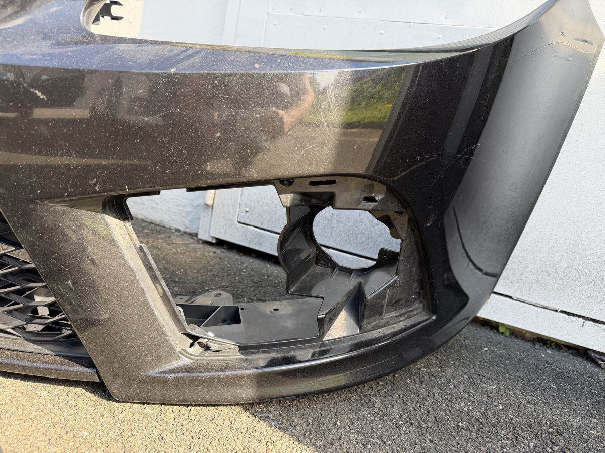 Seat Tutti pezzi di ricambio auto: Seat Leon FR Stossstange Frontstange – Usato da Wetzikon ZH venduto da NiM46 1