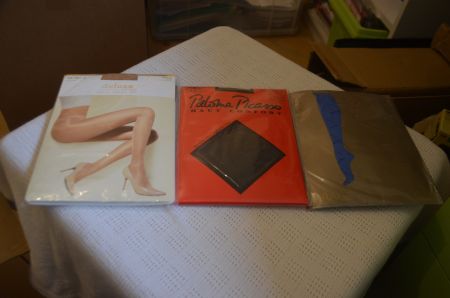 TAILLE L - 42-44 - 10+1/2 (PRIX MEHR 40FR) - 3 PAAR COLLANTS