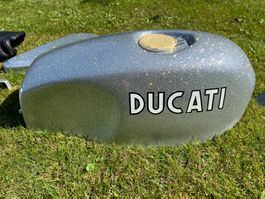 Ducati Set: Tank, Sattel, Satteldecke, Schutzblech, S-Deckel