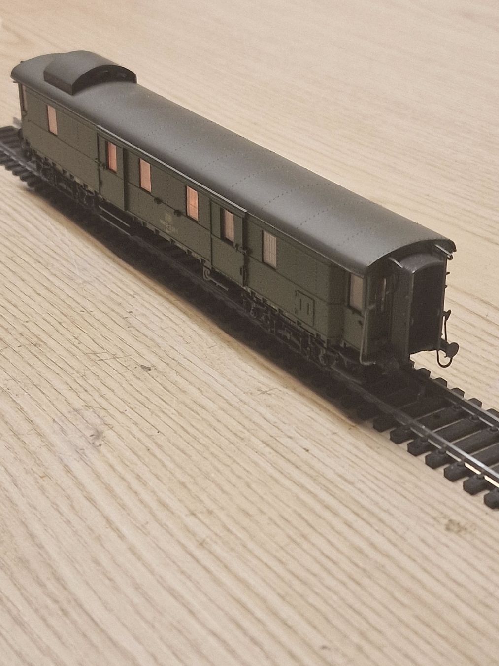 Roco Modellini di ferrovie: Roco 44556 HO Eilzug-Gepäckwagen DB  – Usato da Herzogenbuchsee venduto da ioa_zcm6 4