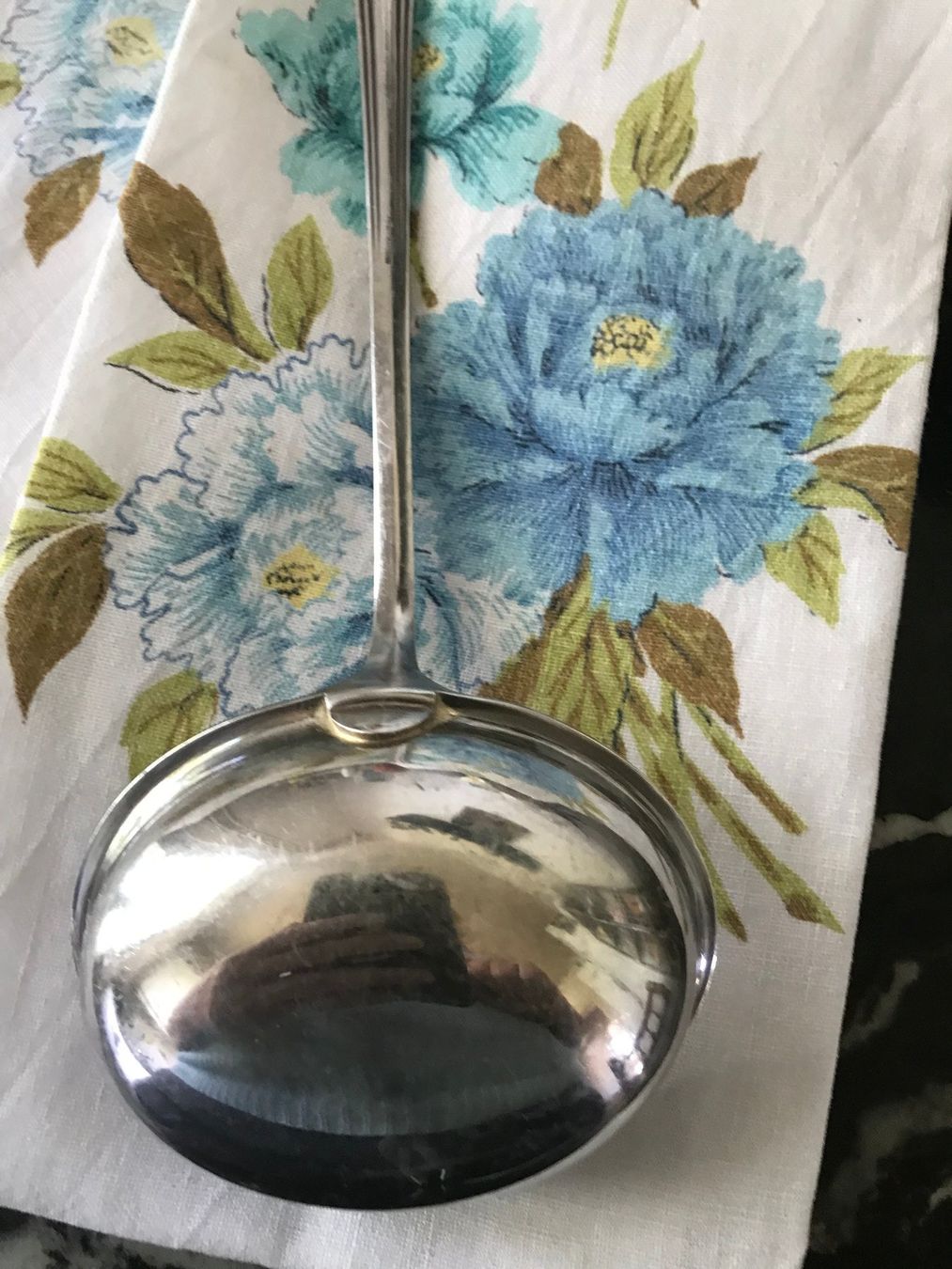 Cucchiai: Grosse Schöpfkelle versilbert und 2 Geschirrtücher Leinen – Usato da Jegenstorf venduto da Hibiscus11 3