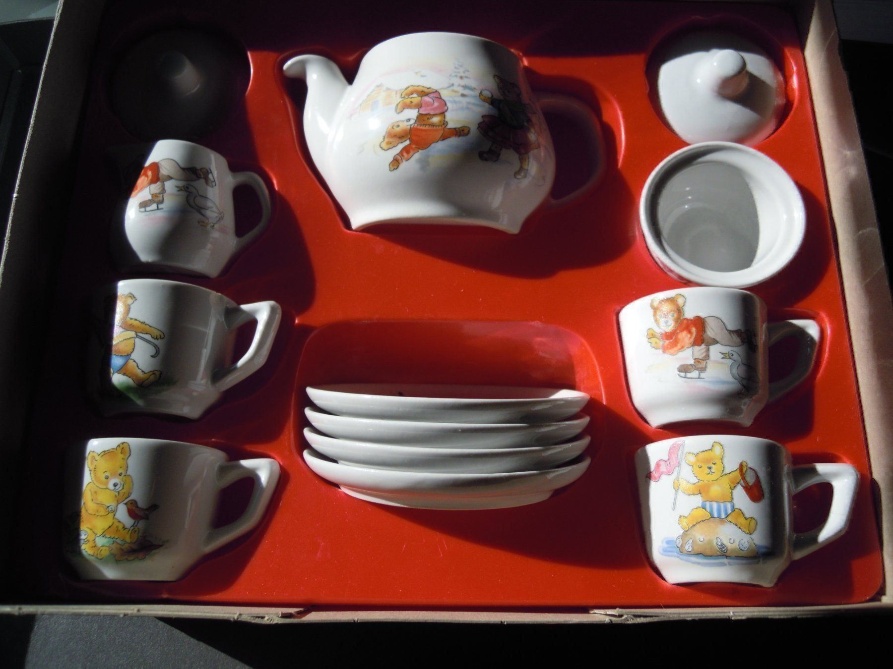 Jouets: Kinder Kaffee Set – D'occasion à Muri b. Bern par Salobre 1
