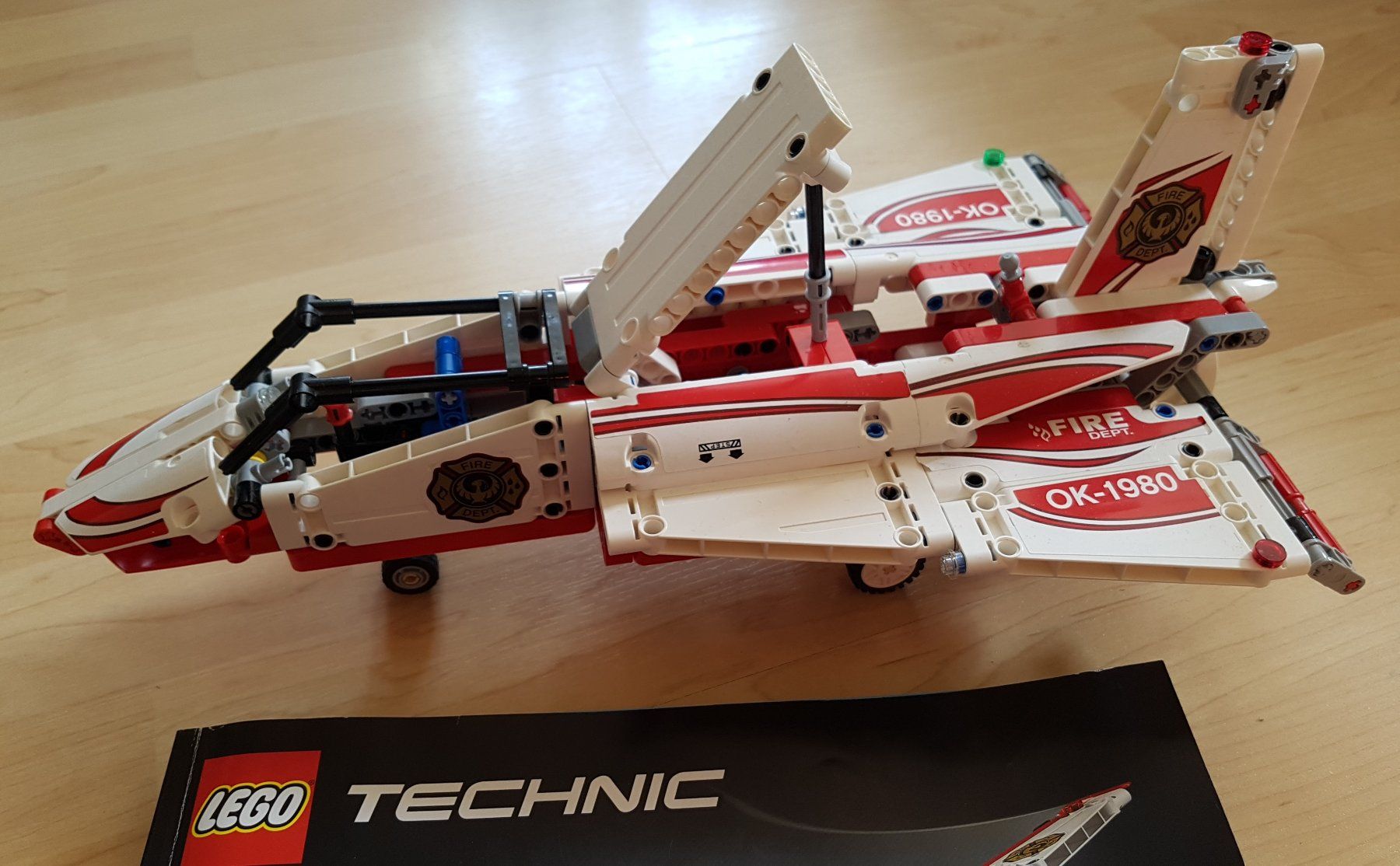 Technics Baukästen: LEGO TECHNIC - LÖSCHFLUGZEUG - 42040 – Gebraucht aus Jona von Zauberstatt 1
