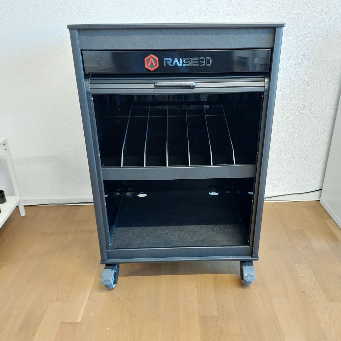 Banconi: Rollwagen für Raise3D 3D-Drucker – Usato da Aesch ZH venduto da dim3nsions 1