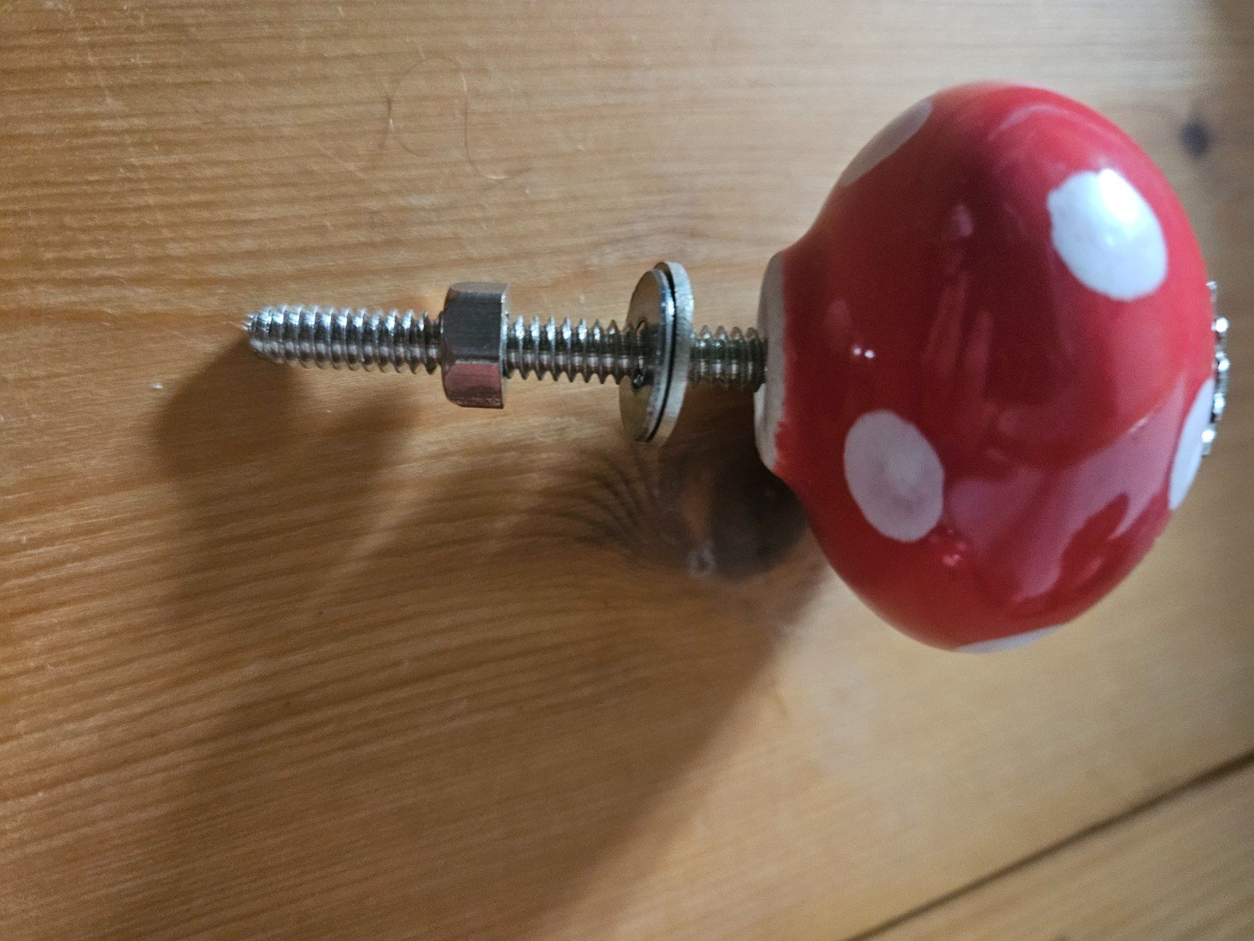 Tutte le decorazioni: NEU 2 Möbelknauf rot gepunktet – Usato da Rifferswil venduto da fle_5nqr 1