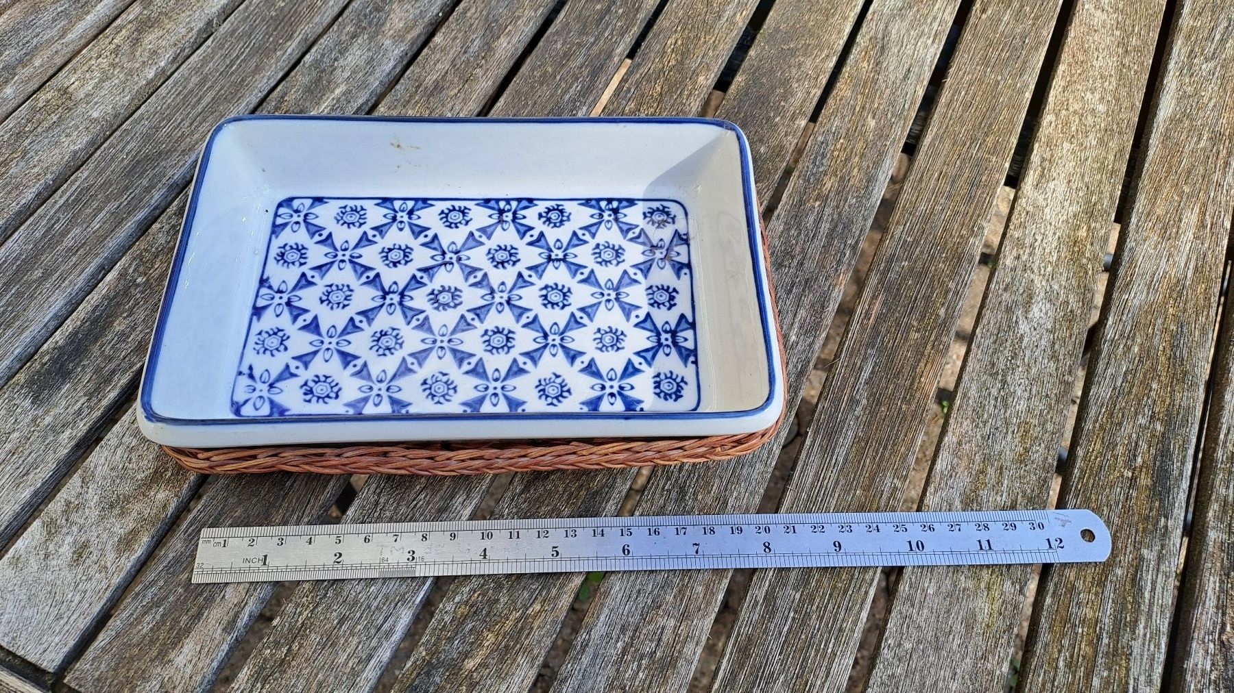Tutte le decorazioni: Ceramic Bowl in Straw Basket – Usato da Rieden AG venduto da Werkstattlaedeli