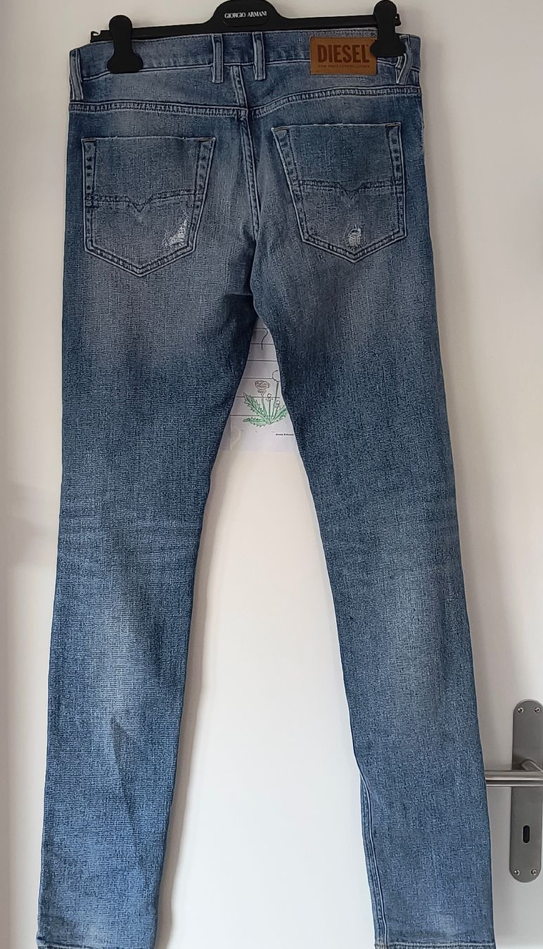 Diesel Jeans: Jeans Diesel Herren Gr. W29 / L34 – Usato da Schöfflisdorf venduto da kin_2dp9 2