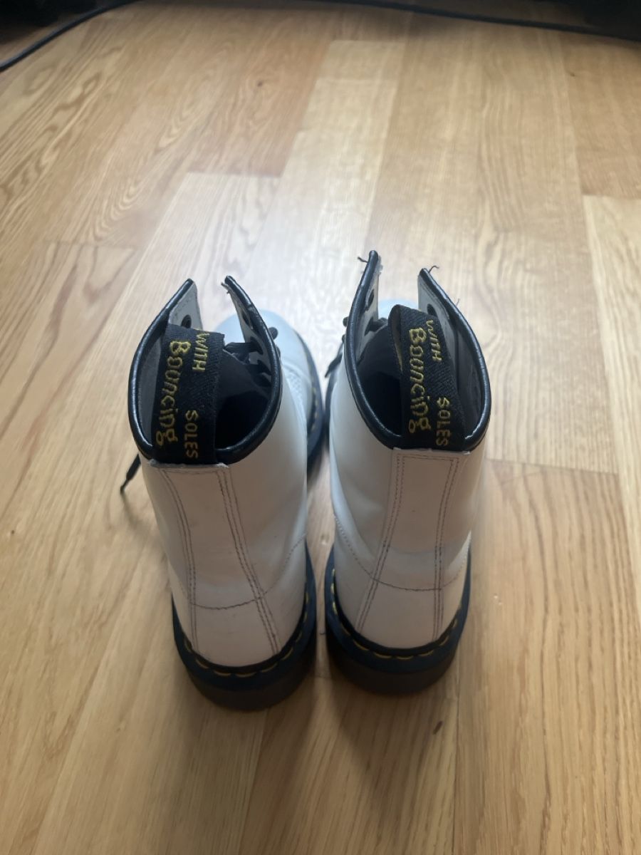 Dr. Martens Scarpe da donna: Dr. Martens Weiss Leder  – Usato da Zürich venduto da ant_pql9 4