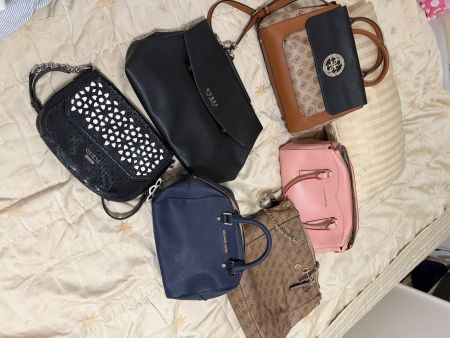 Handtaschen Set Guess Michael Kors diverse Modelle