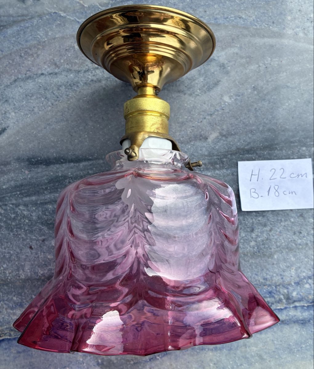 Lampadari & plafoniere: Antik Jugendstil Deckenlampe  mit Cranbeery Glas – Usato da Zürich venduto da Artnuvo 1