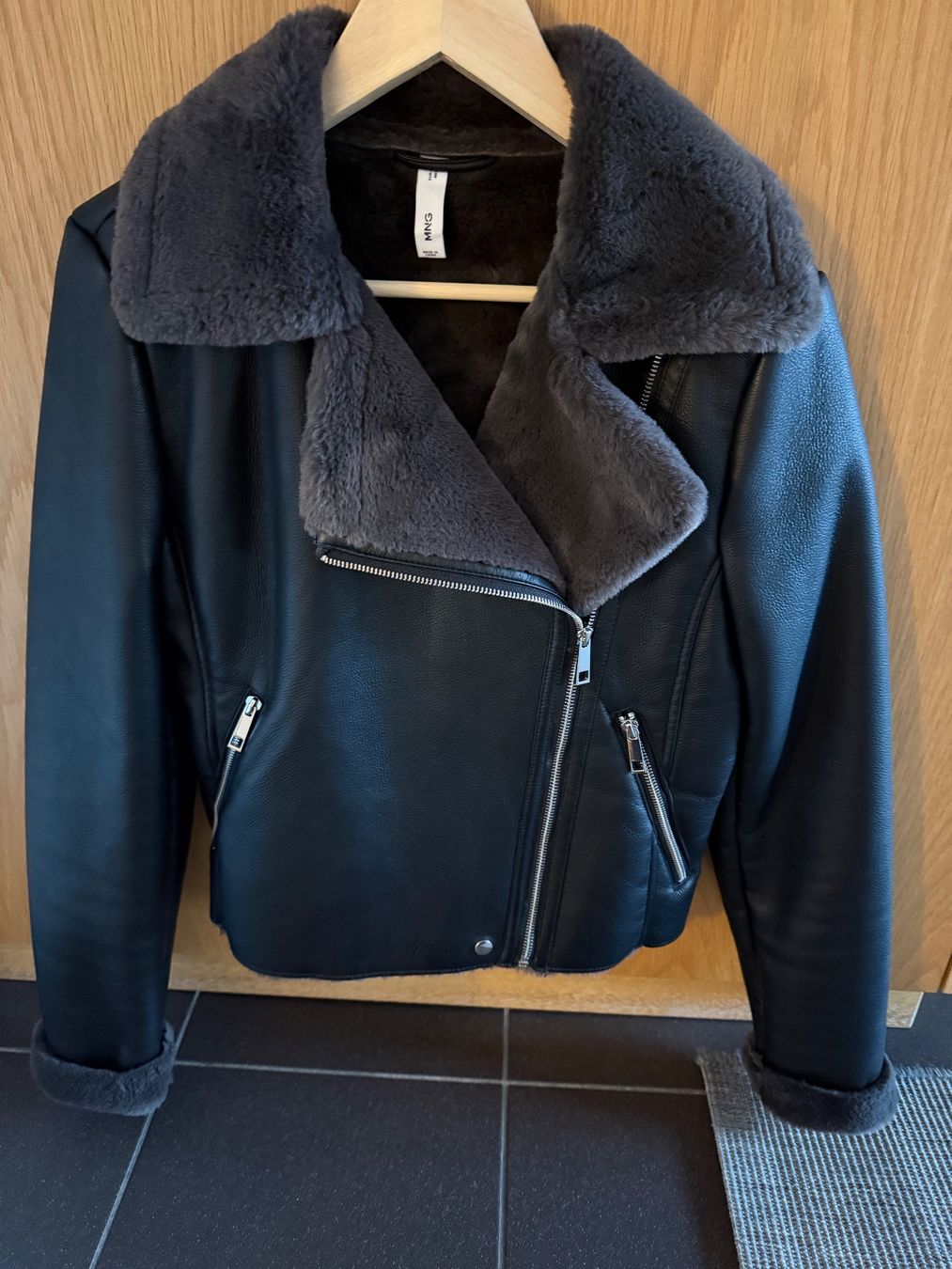 Mango Jacken: Mango Jacke Gr.36 – Gebraucht aus Visperterminen von ele_8n98 1