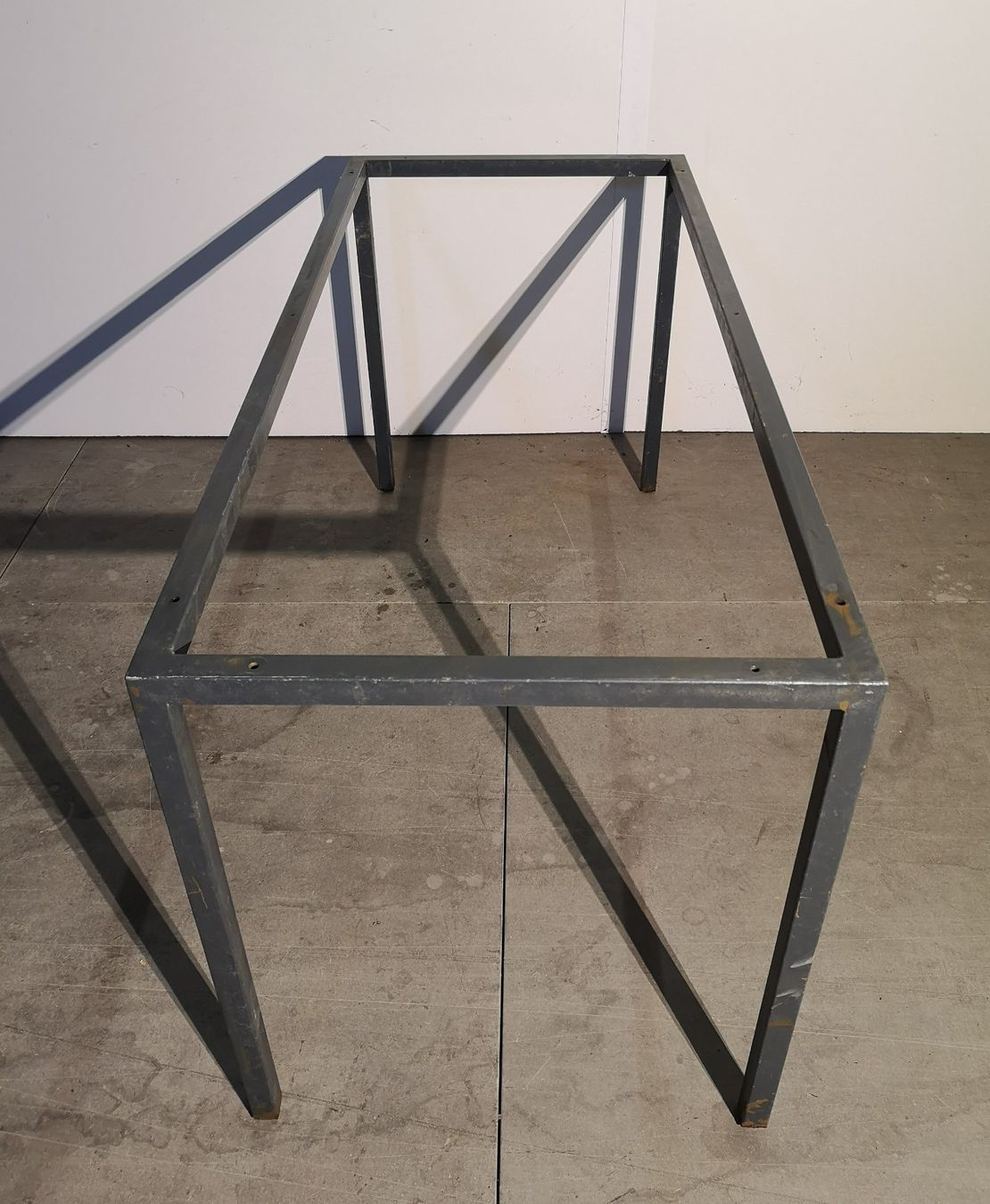 Tavoli: Minimalistisches Mid-Century Tischgestell ... – Usato da Solothurn venduto da Sis_email 4