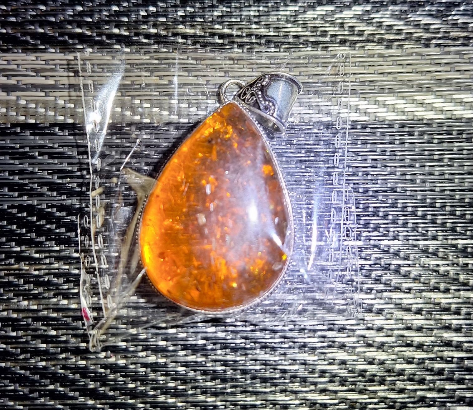 Ciondoli: a vendre pendentif  – Nuovo e nell'imballaggio originale da Estavayer-le-Lac venduto da dor_q6y8