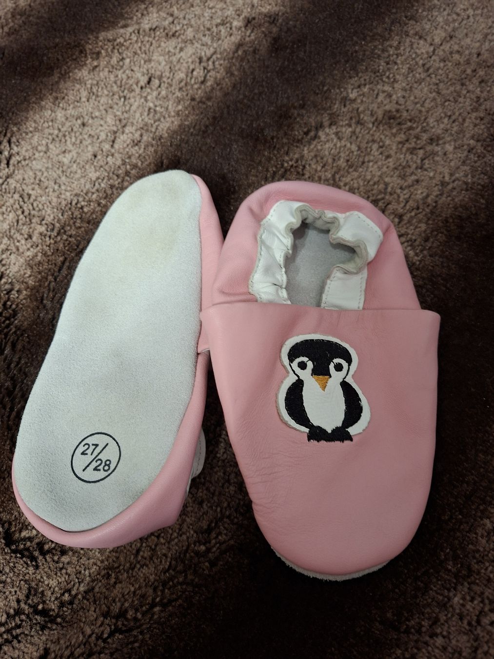 Schuhe für Mädchen: Gr 27 Echt Lederfinken Rosa mit Pingu – Gebraucht aus Reiden von eneiba