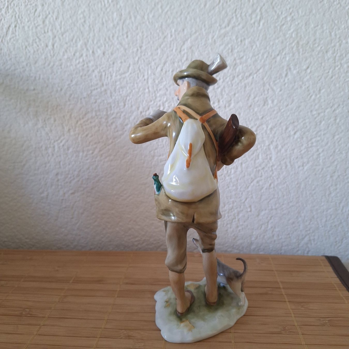 Statuette: Alka, Porzellan Figur, Jäger – Usato da Winterthur venduto da ric_rl7n 2