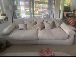 Grosses Sofa naturfarben Breite 260 cm mit Kissen