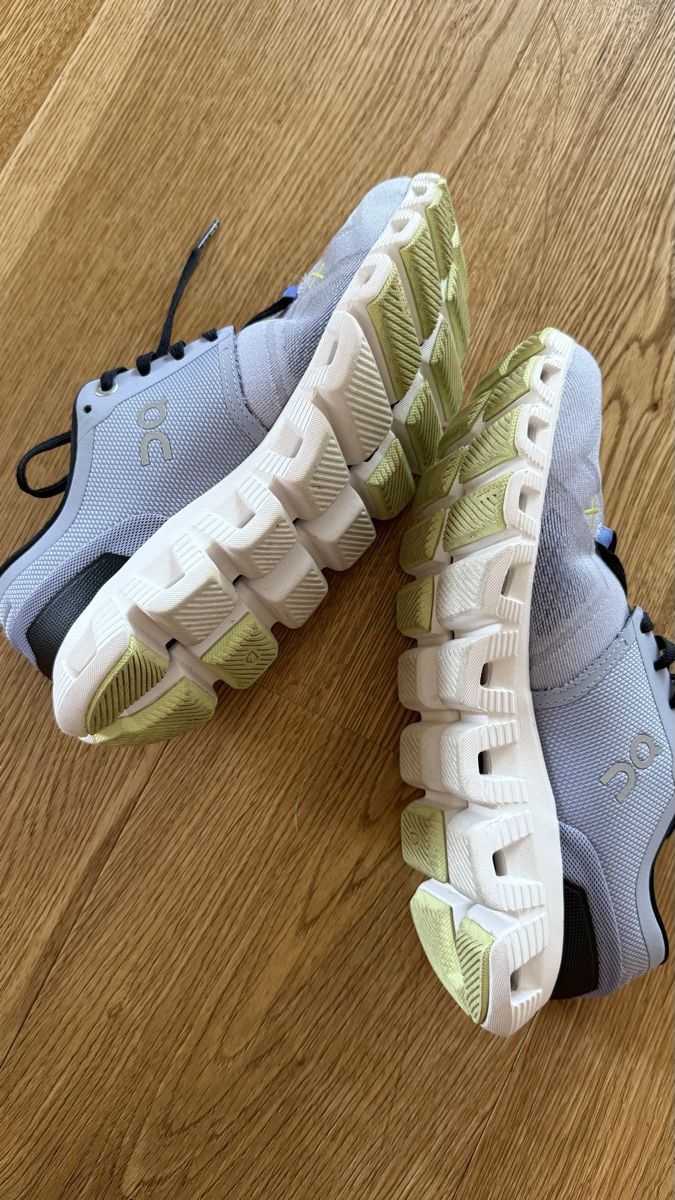 On Scarpe da donna: On Cloud X  Running Shoes size 38 – Usato da Boswil venduto da hey.itsme 2