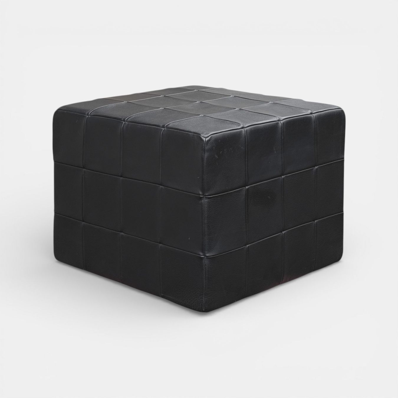 De Sede Hocker: De Sede DS-9087 // Pouf Hocker // Leder schwarz – Gebraucht aus Schinznach-Dorf von mix