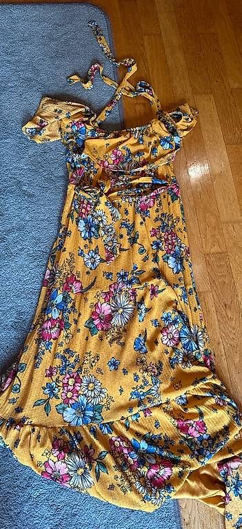 Kleider: Langarmkleid farbig – Gebraucht aus Grindelwald von hintkar 1