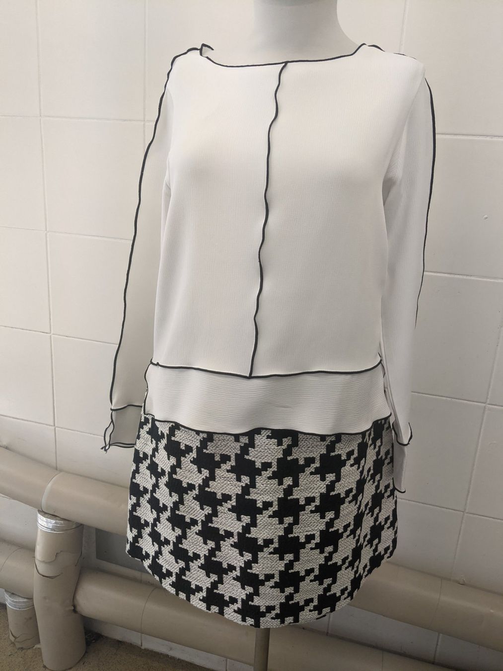 Lotti di vestiti: Blazer Jupe und Bluse Gr S und M – Nuovo (secondo la descrizione) da Langnau am Albis venduto da Judithsebi 5