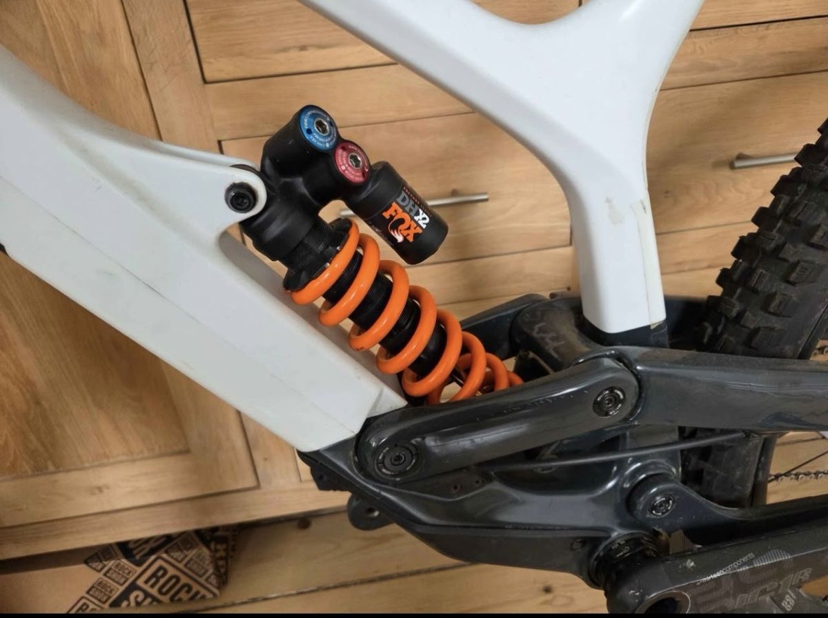 YT Vélos: Yt tues xl  – D'occasion à Lauterbrunnen par hug_zv8b 3