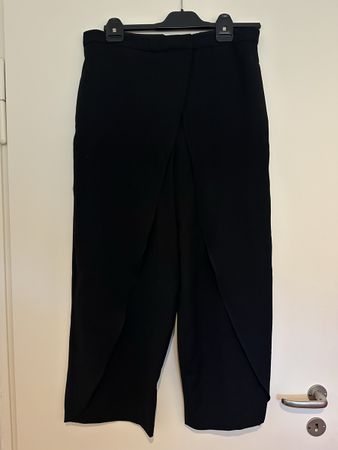 Zara Hose schwarz Wickeloptik Grösse M guter Zustand