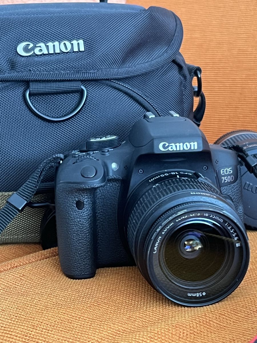 Canon Fotocamera: Canon EOS 750D mit Kameratasche – Usato da Basel venduto da beyzaerdo
