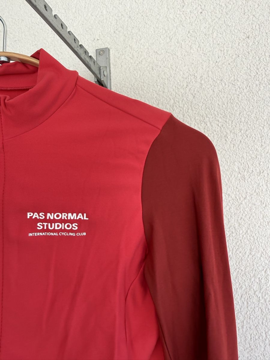 Pas Normal Studios Canottiere & Pantaloni: PNS long sleeve jersey – Usato da Benglen venduto da car_nct9 1