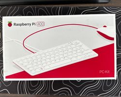 Raspberry Pi 400 Kit (4GB RAM, 128GB MicroSD) – Wie neu