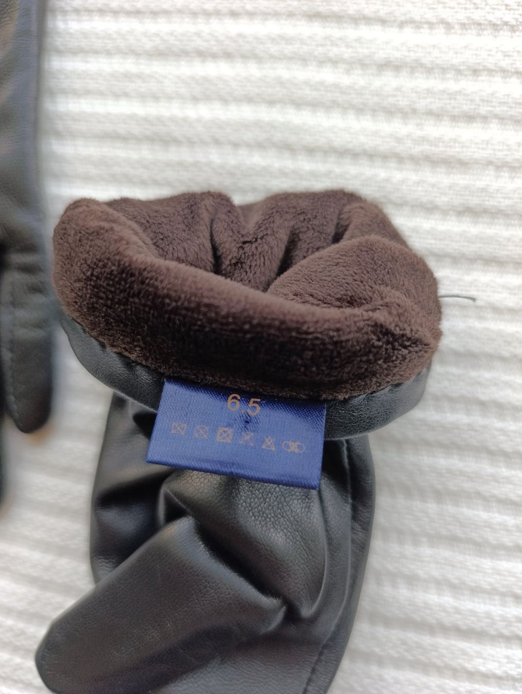 Handschuhe & Handstulpen: Damen Leder Handschuhe schwarz Gr 6.5 Neu – Gebraucht aus Zürich von mir_2kjl 2