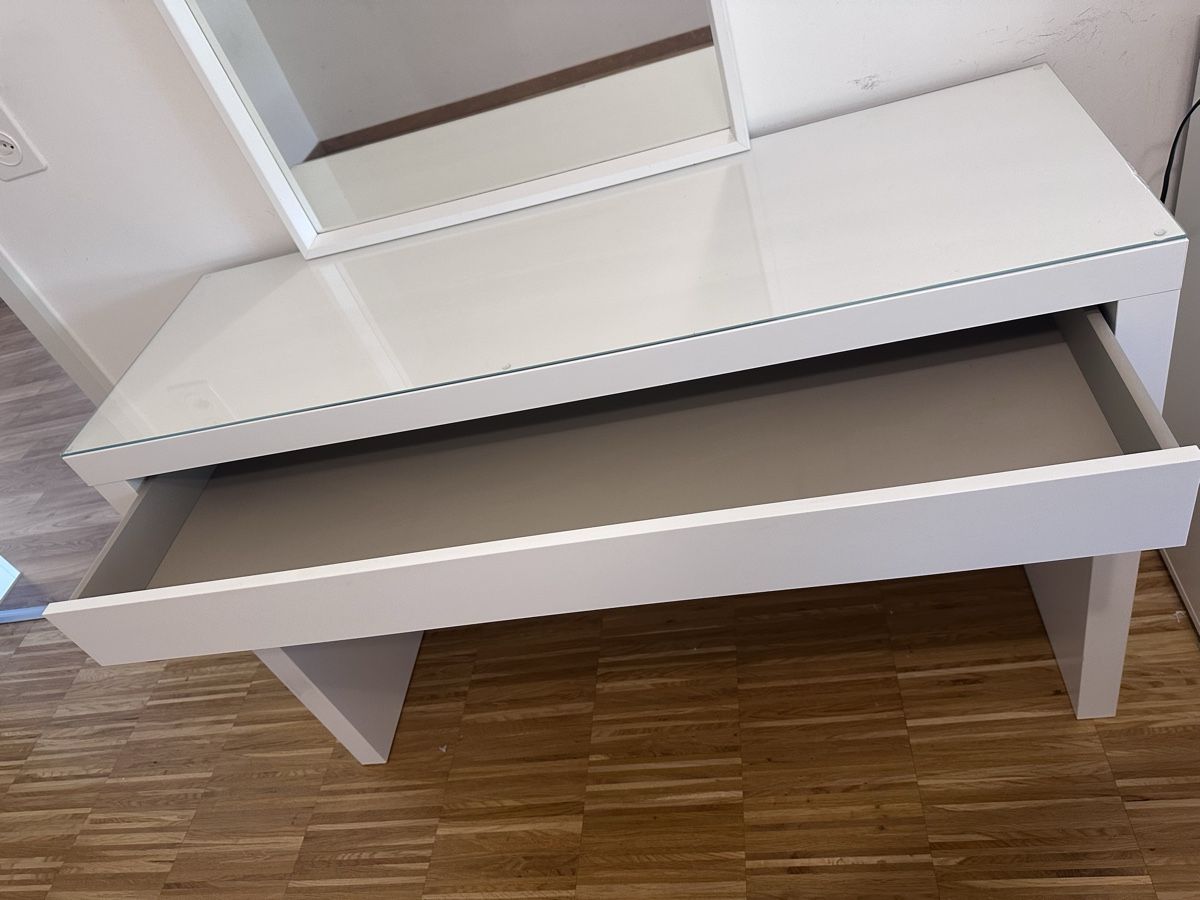 Ikea Schminktische: Ikea Schminktisch mit Spiegel  – Gebraucht aus Zürich von kar_ytx2