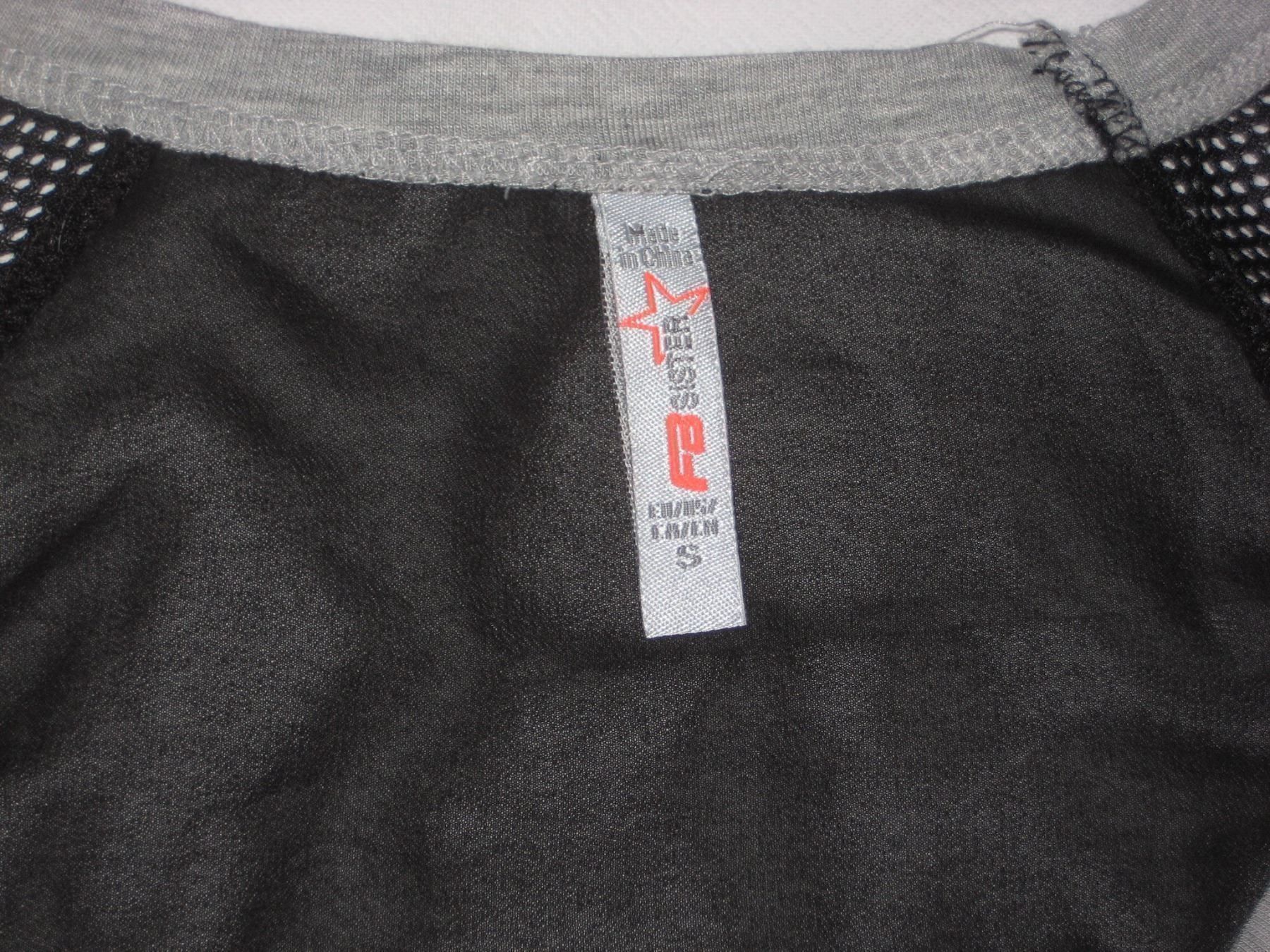 T-shirt: T-Shirt schwarz/graumeliert Grösse S/M – Nuovo (secondo la descrizione) da Füllinsdorf venduto da Schlupp 2