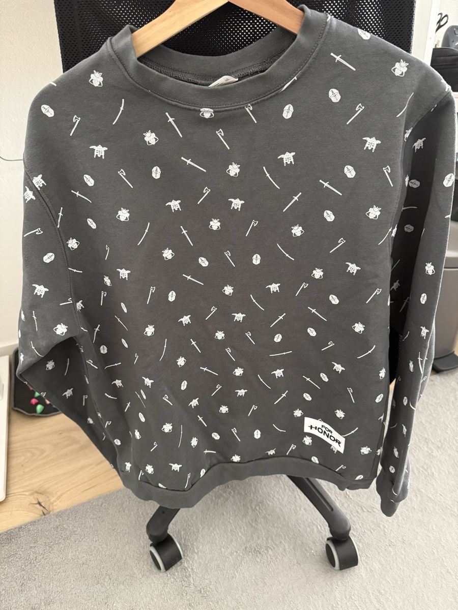 Pulls & Sweat-shirts: Grauer Pullover FOR HONOR Gr S, neuwertig – Neuf (Voir description) à Auenstein par DailyFinds