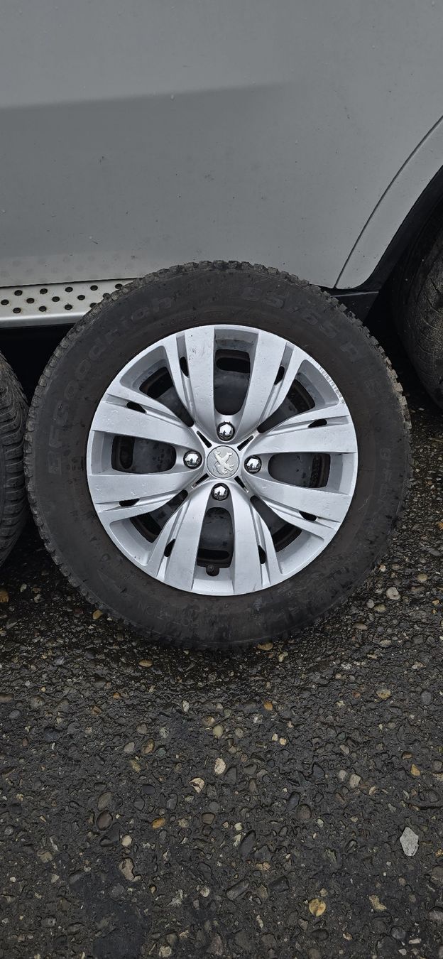 Peugeot Cerchioni: Felgen Peugeot 208 – Usato da Aarburg venduto da suh_kbn9 4