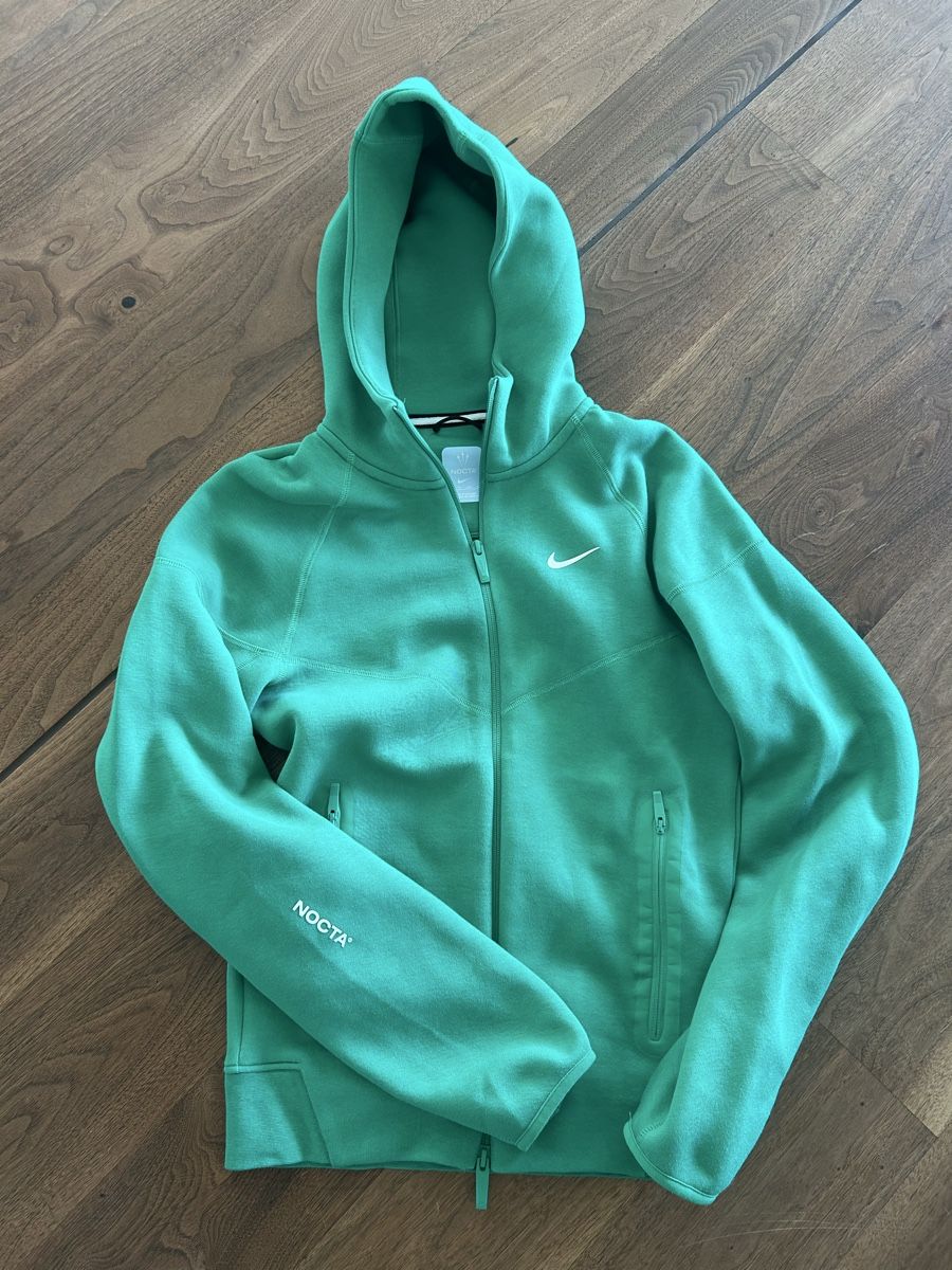 Nike Lots de vêtements: Trainer Nike Nocta , XS – D'occasion à Muntelier par cyrillus01 7
