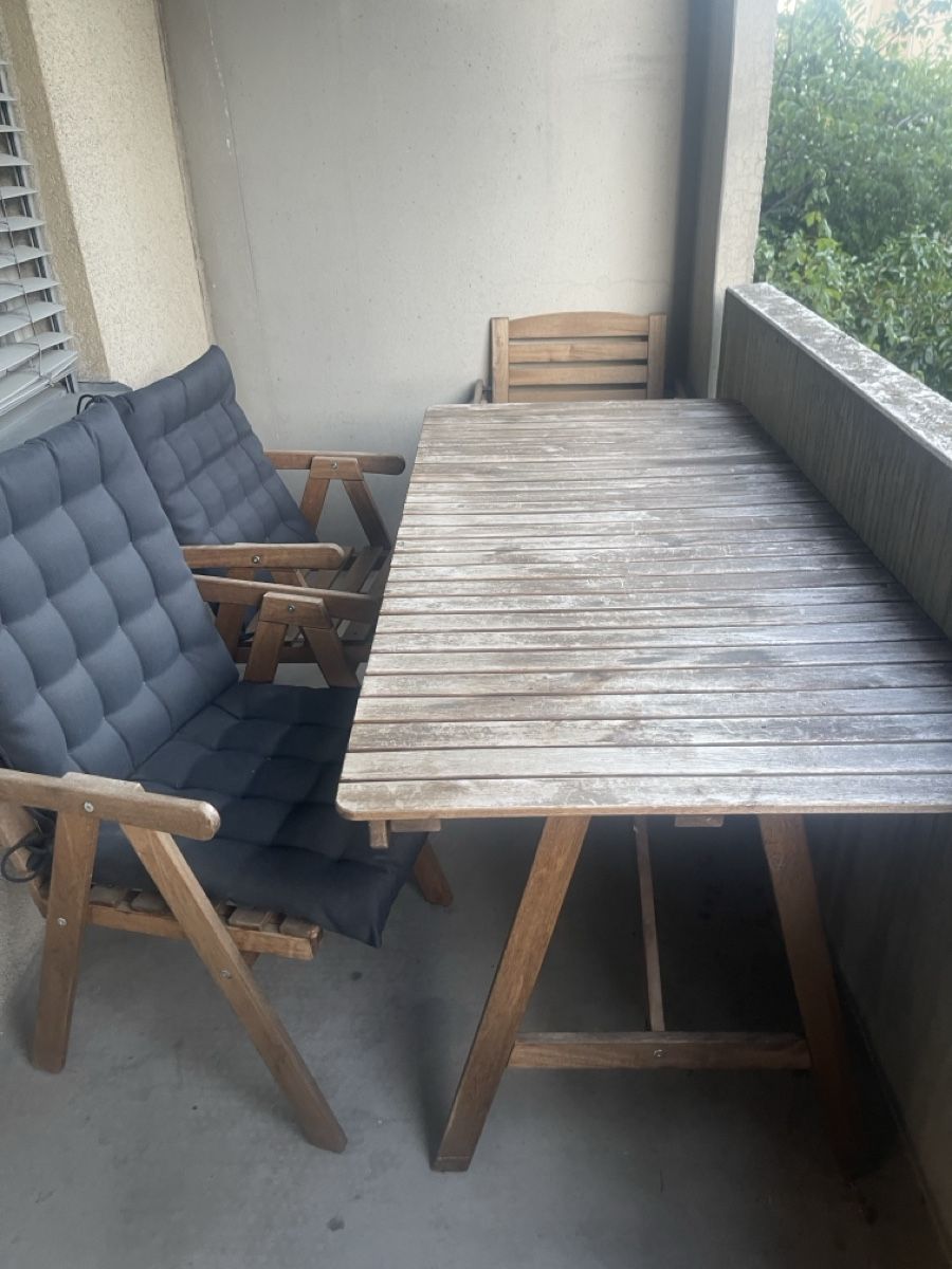 Tischset: Holz Gartenmöbel Tisch mit 4 Stühlen   – Gebraucht aus Zürich von has_7p8k