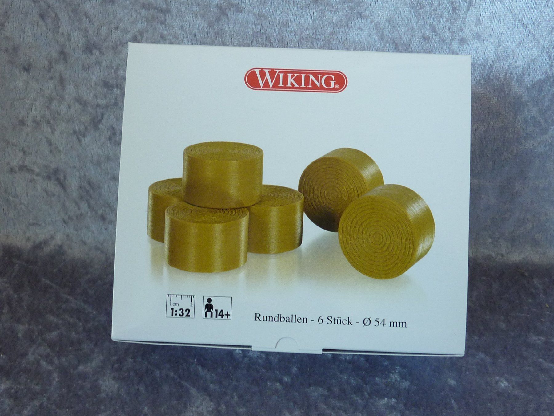 Wiking Kit di modellismo & Modellini statici: Traktor 6 Stück Rundballen 1:32 – Nuovo (secondo la descrizione) da Dürrenäsch venduto da modellautos4you
