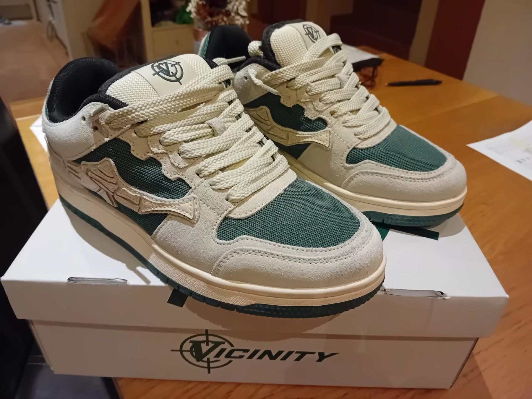 Chaussures hommes: Sneaker Vicinity Akimbo low green – Neuf avec emballage d'origine à Sennwald par Jondor1