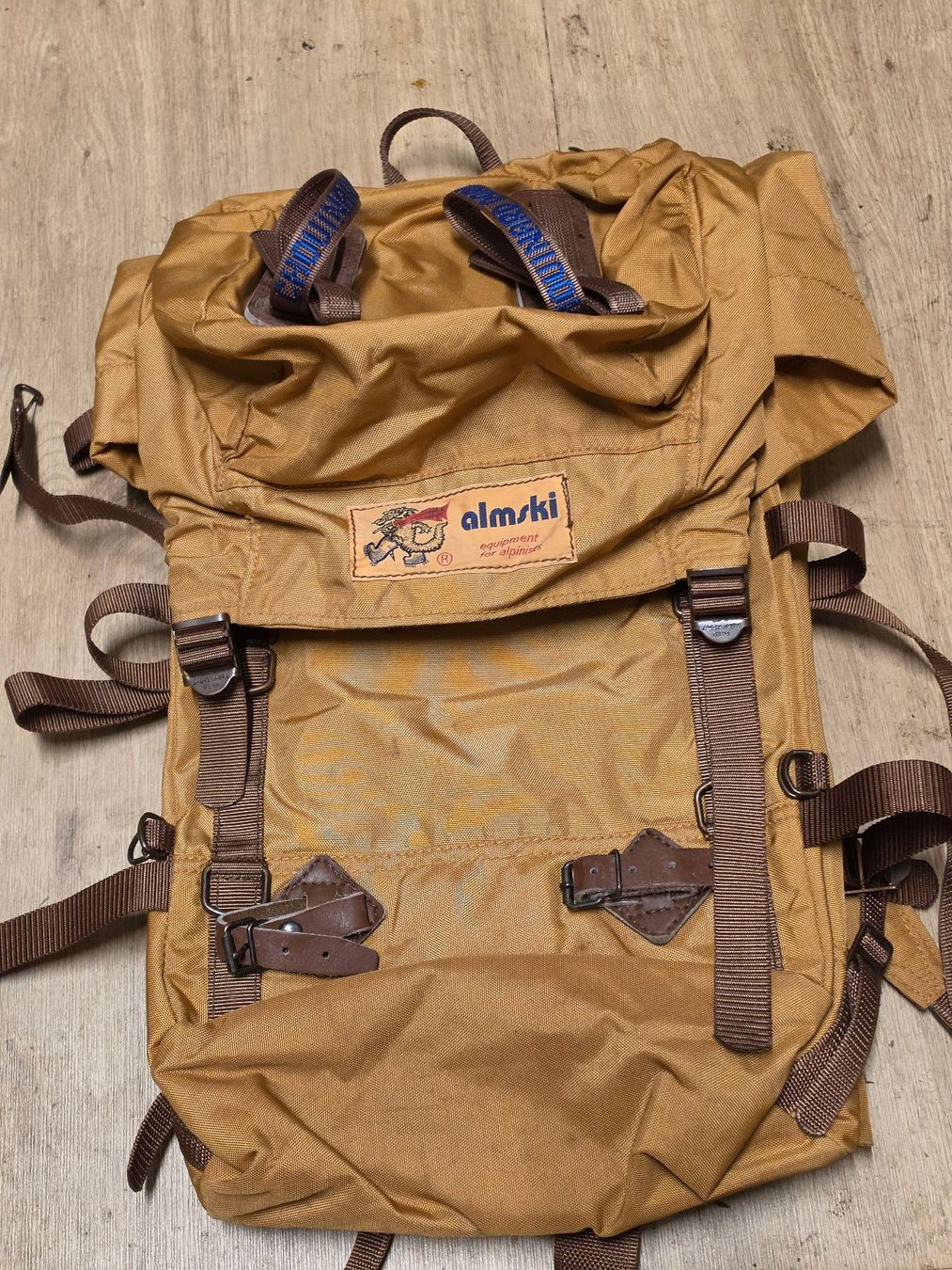 Patagonia Zaini: Chouinard / Patagonia Rucksack – Usato da Bern venduto da Poobah