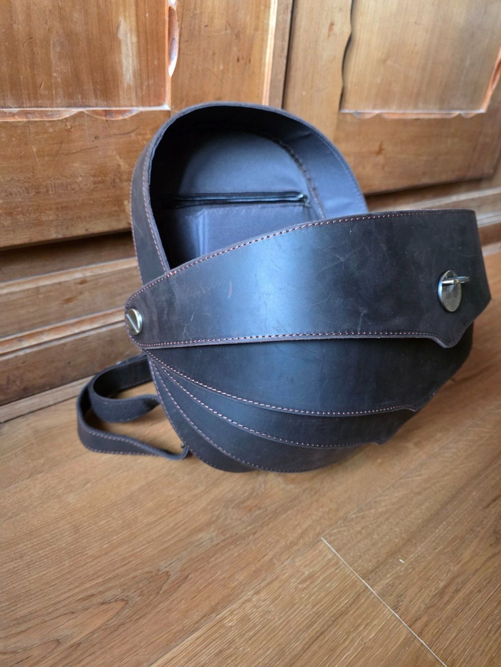 Rucksäcke: Tasche Leder Rucksack Schildkröten Form – Gebraucht aus Walterswil BE von Lonitti 5