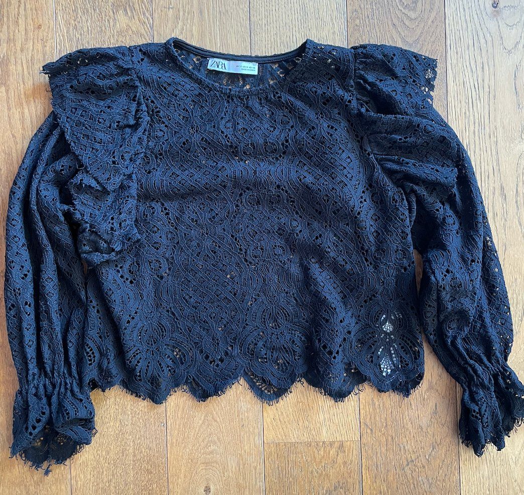 Zara Chemisiers: ZARA Black Lace Blouse, Size S, cotton – D'occasion à Crans VD par RM0709